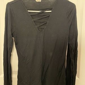 V-Neck Crossed Long Sleeve Shirt